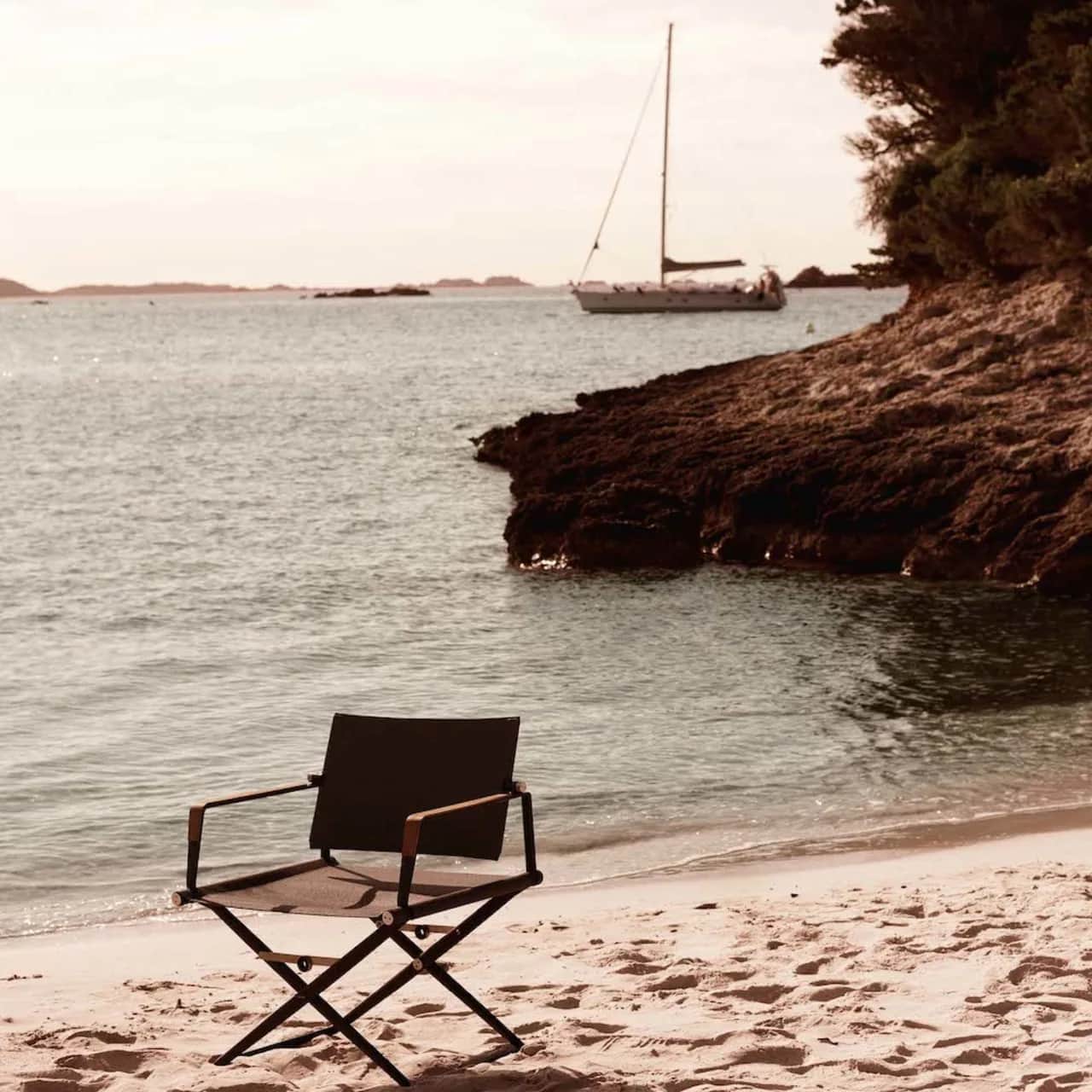 Lounge Chair with teak armrests and design inspiration in the offing (Courtesy of DEDON)