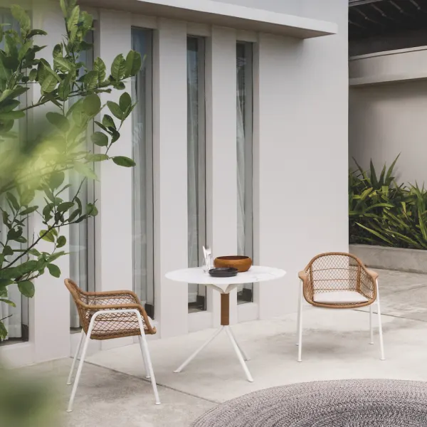 Gloster Fresco 35.5" Round Dining Table | Fresco Dining Chair