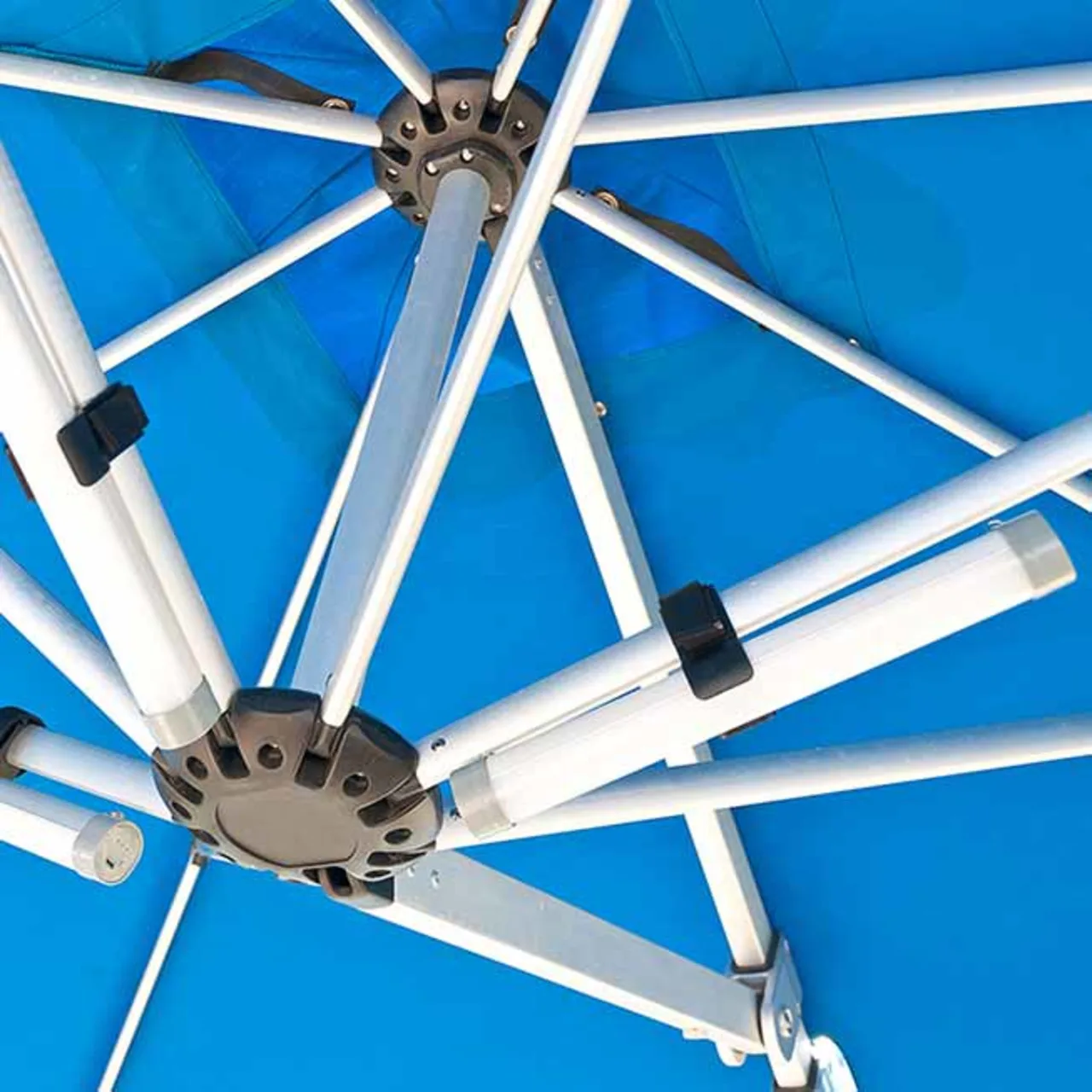 optional ambience lighting: just add two to three clip-on, rechargeable LED light bars to extend your summer outdoor evenings