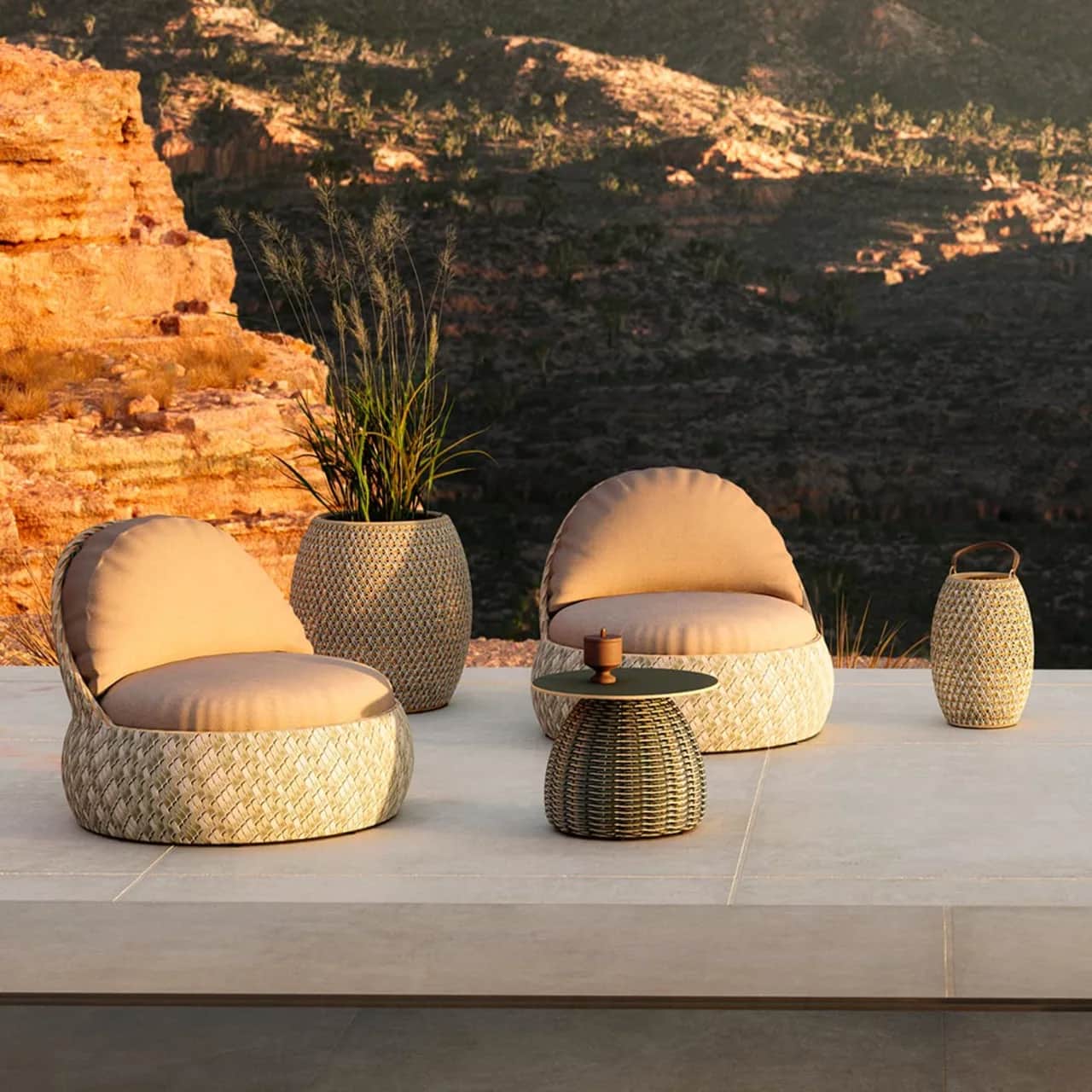 PORCINI 20" Side Table with bosco fiber and DALA chairs (Photo courtesy of DEDON)