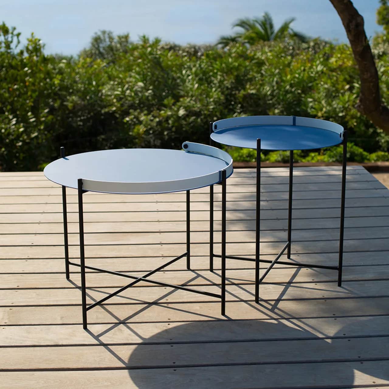 on the move: edge side tables with a handle