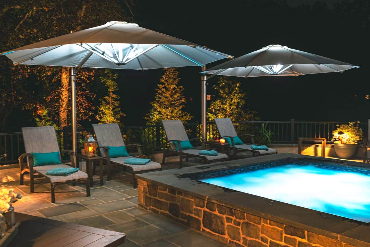 Aurora | Octagonal Cantilever Umbrella