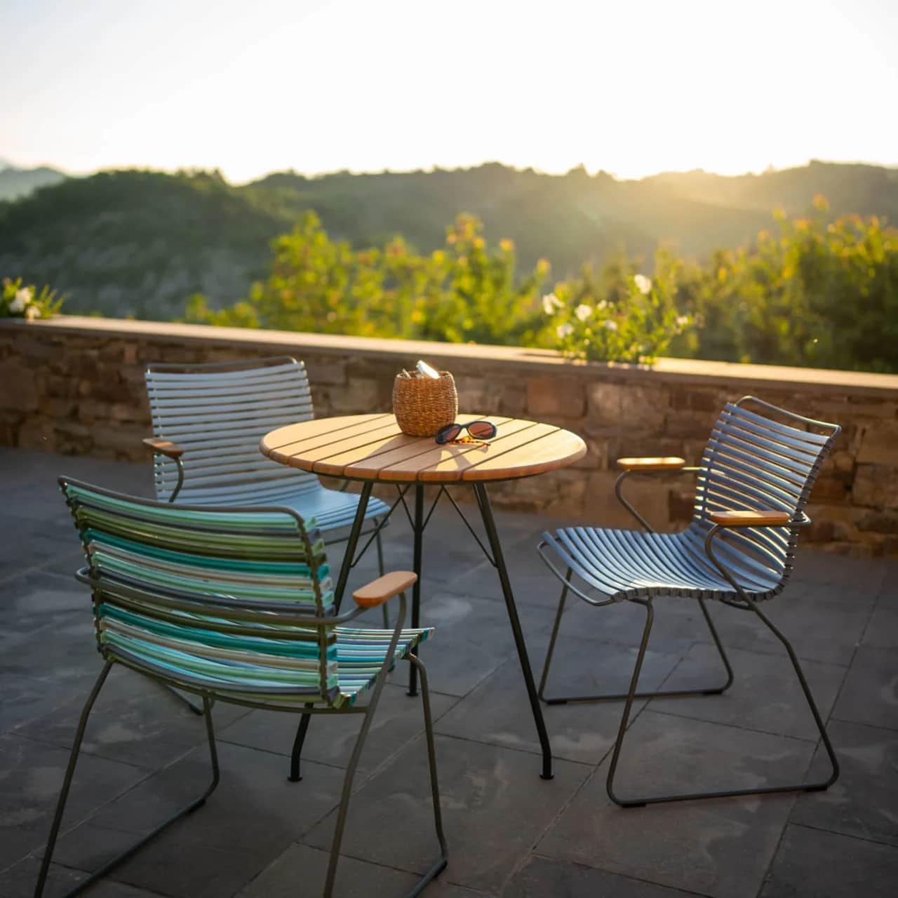 Houe Click Dining Armchair | Circum 29" Round Bistro Table