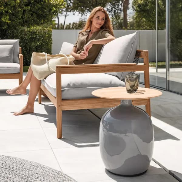 Gloster Saranac 2-Seater Sofa | Blow 14" High Side Table